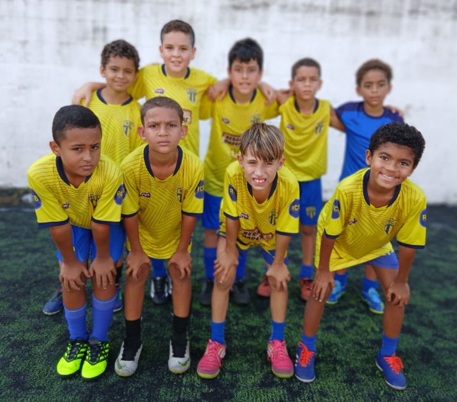 Treino de futebol da escolinha RCB em São Gonçalo